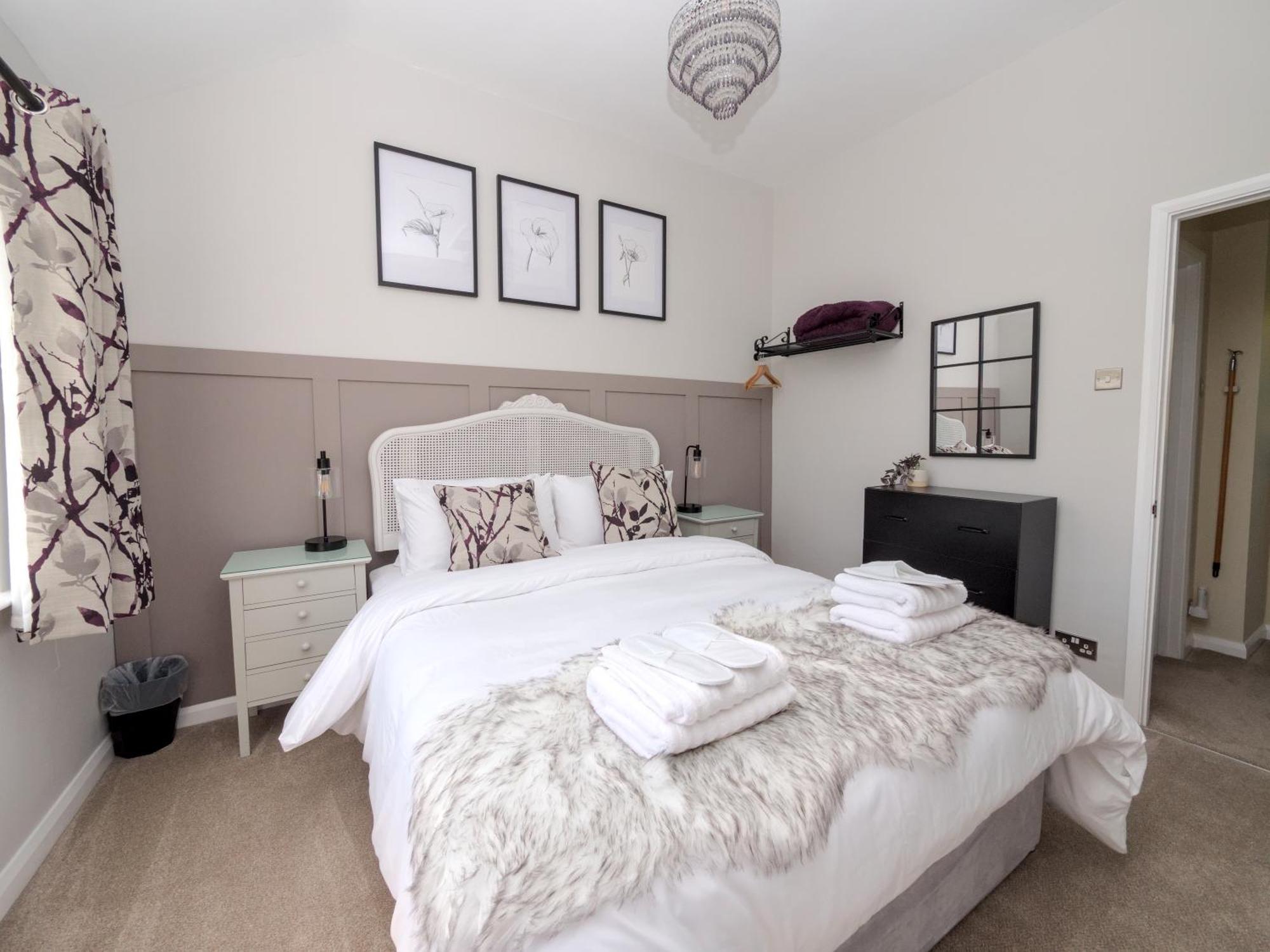 The Lilley Pad In Cosy, Central, Perfect For Couples, Netflix & Parking Permit